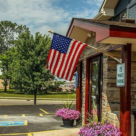 Americas Best Value Inn & Suites Detroit Lakes Zewnętrze zdjęcie