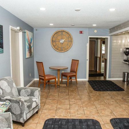 Americas Best Value Inn & Suites Detroit Lakes Zewnętrze zdjęcie
