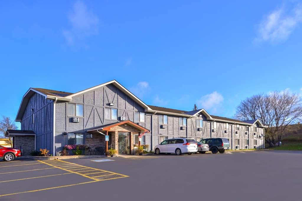 Americas Best Value Inn & Suites Detroit Lakes Zewnętrze zdjęcie