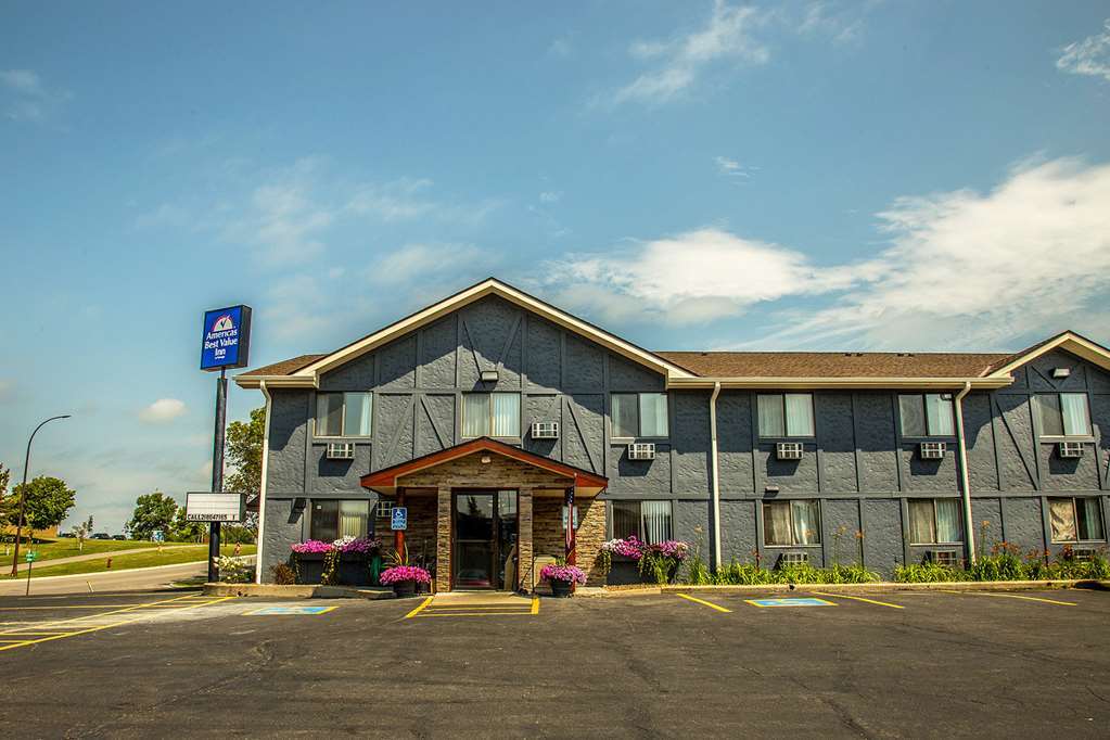 Americas Best Value Inn & Suites Detroit Lakes Zewnętrze zdjęcie
