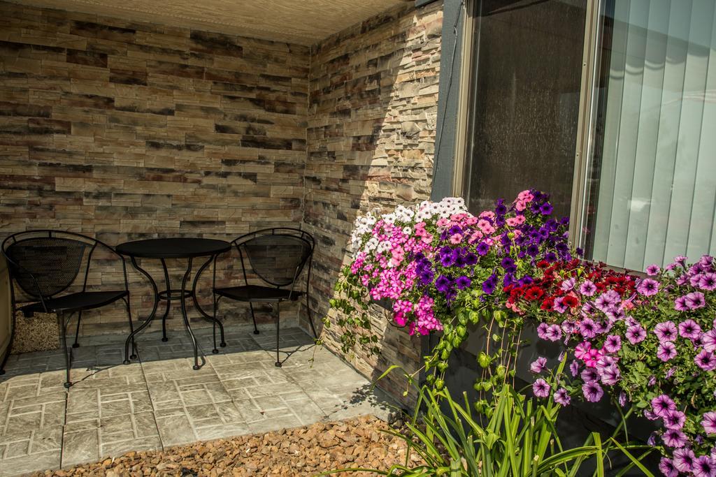 Americas Best Value Inn & Suites Detroit Lakes Zewnętrze zdjęcie