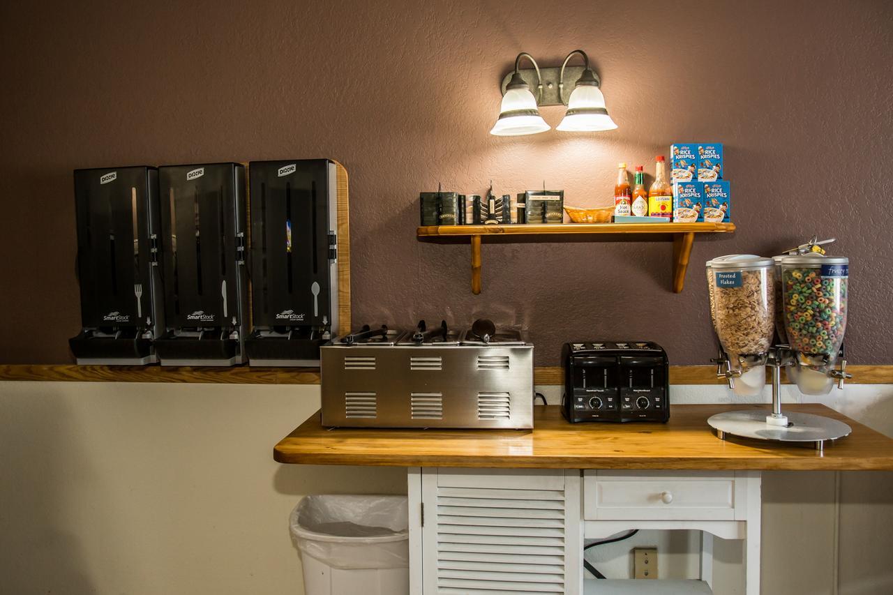 Americas Best Value Inn & Suites Detroit Lakes Zewnętrze zdjęcie