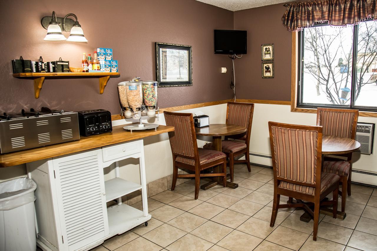 Americas Best Value Inn & Suites Detroit Lakes Zewnętrze zdjęcie