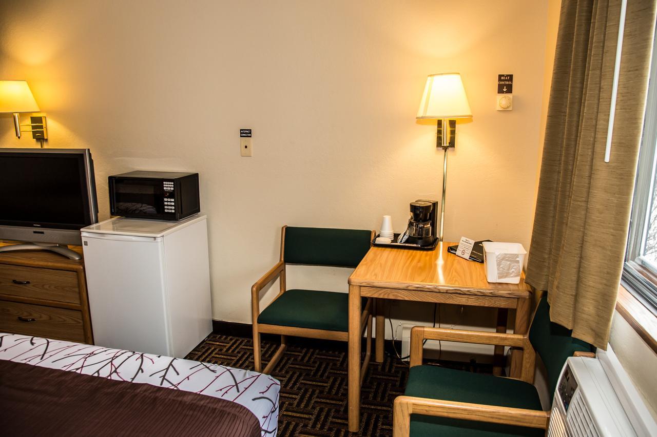 Americas Best Value Inn & Suites Detroit Lakes Zewnętrze zdjęcie