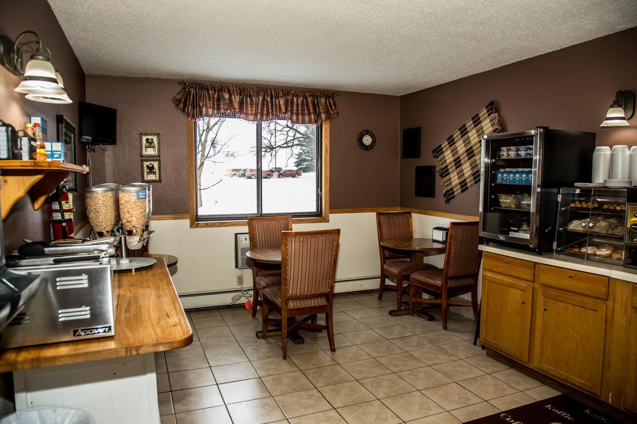 Americas Best Value Inn & Suites Detroit Lakes Zewnętrze zdjęcie