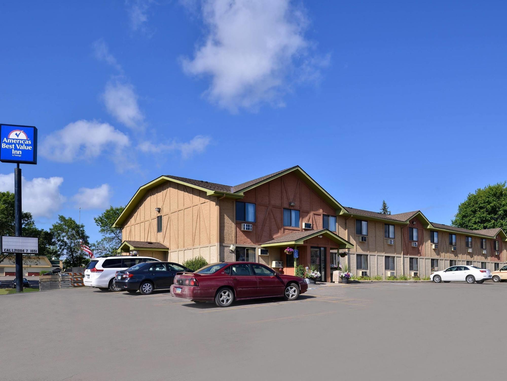Americas Best Value Inn & Suites Detroit Lakes Zewnętrze zdjęcie