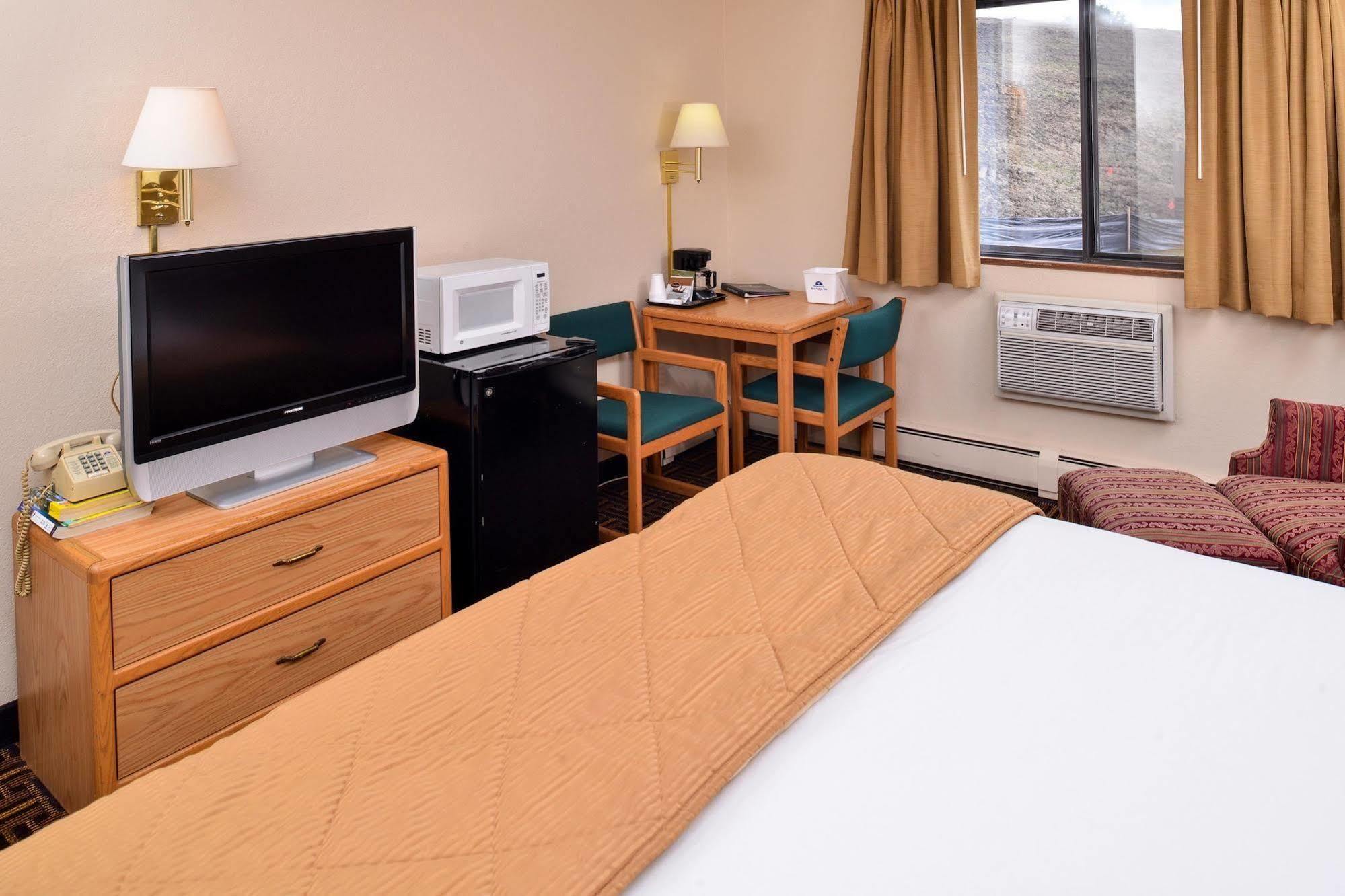 Americas Best Value Inn & Suites Detroit Lakes Zewnętrze zdjęcie