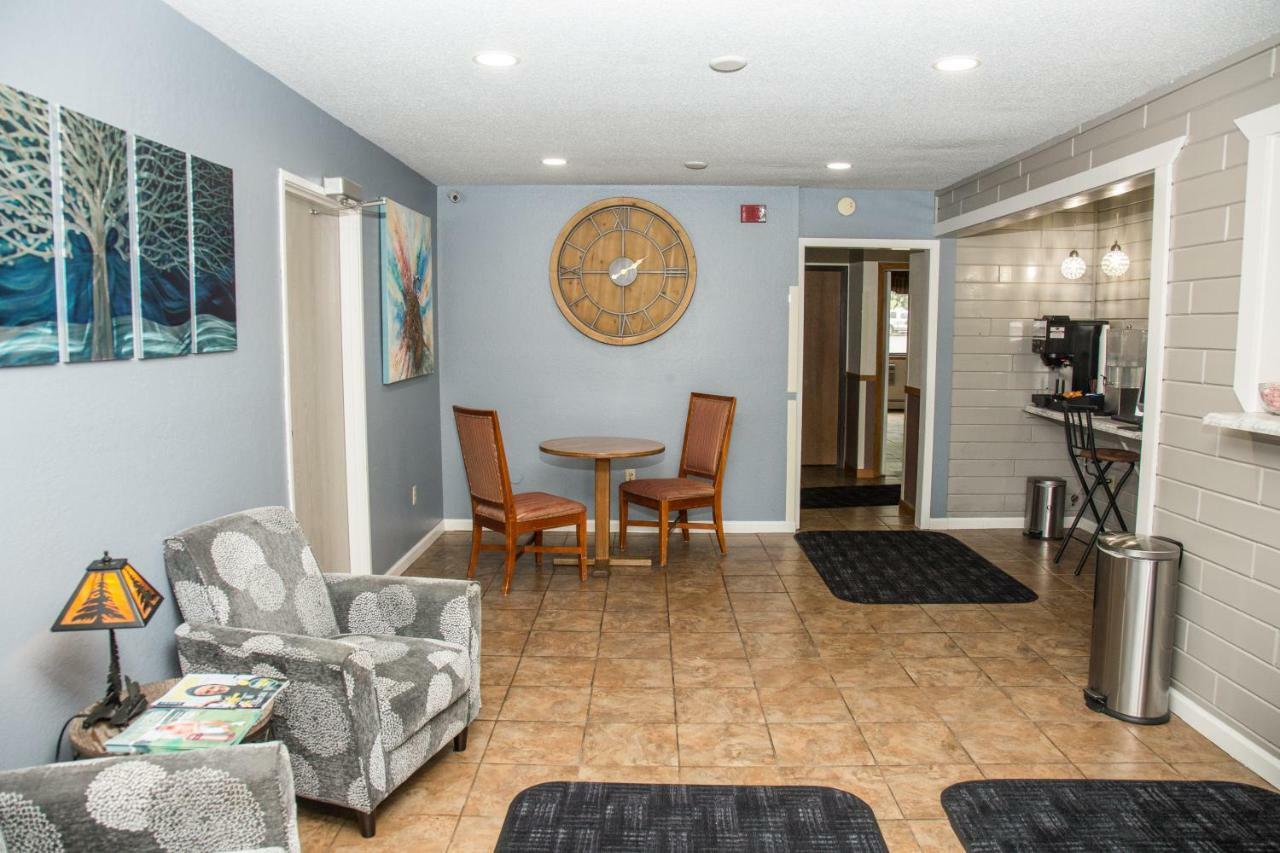 Americas Best Value Inn & Suites Detroit Lakes Zewnętrze zdjęcie