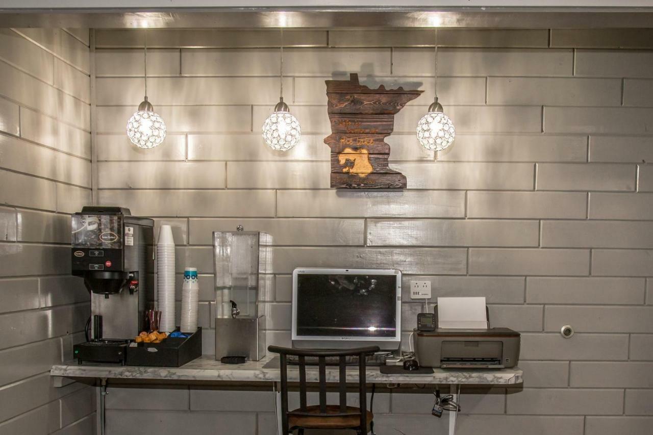 Americas Best Value Inn & Suites Detroit Lakes Zewnętrze zdjęcie